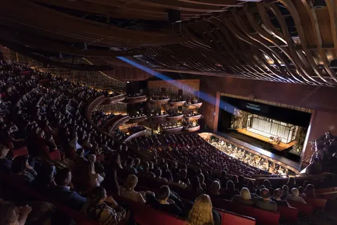 Dubai Opera и Deep Dive Dubai